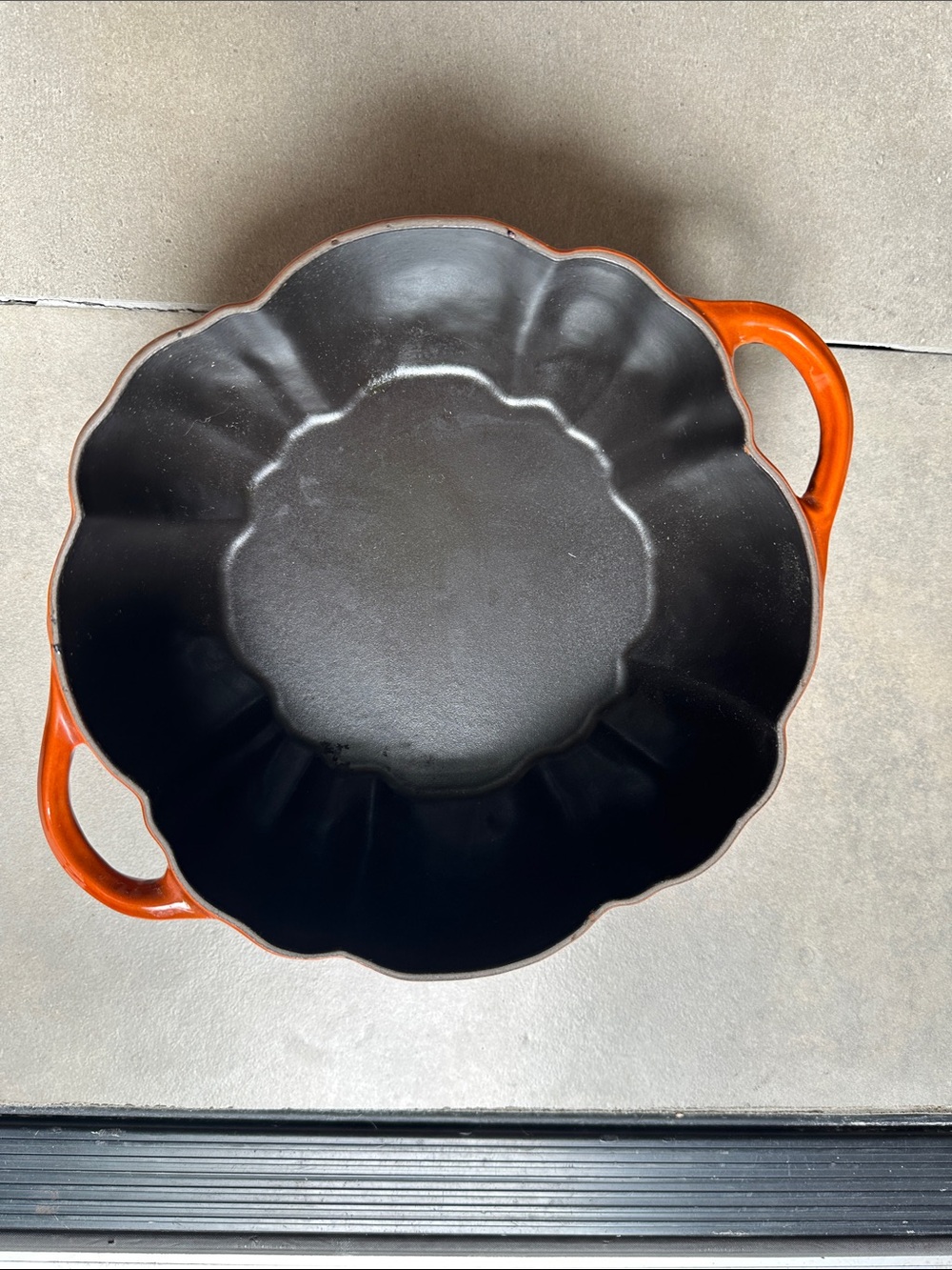 Staub Cast Iron 3.5 qt Pumpkin Cocotte in Orange with Brass Knob - Picture 3 of 10